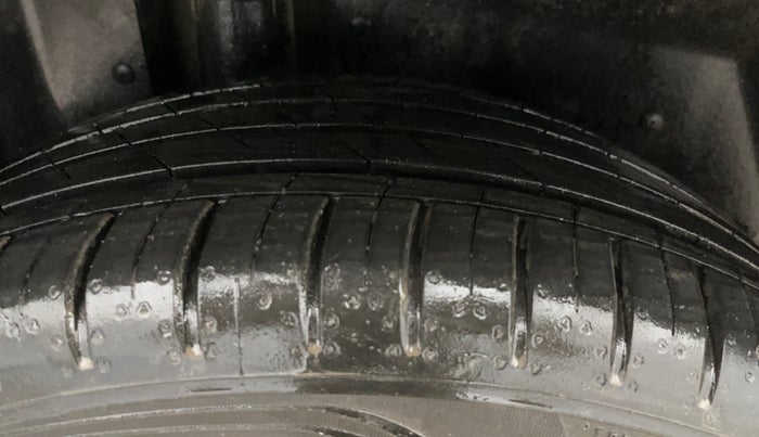 2024 MG HECTOR PLUS SHARP PRO 1.5 PETROL TURBO CVT 7 STR, Petrol, Automatic, 19,328 km, Right Rear Tyre Tread