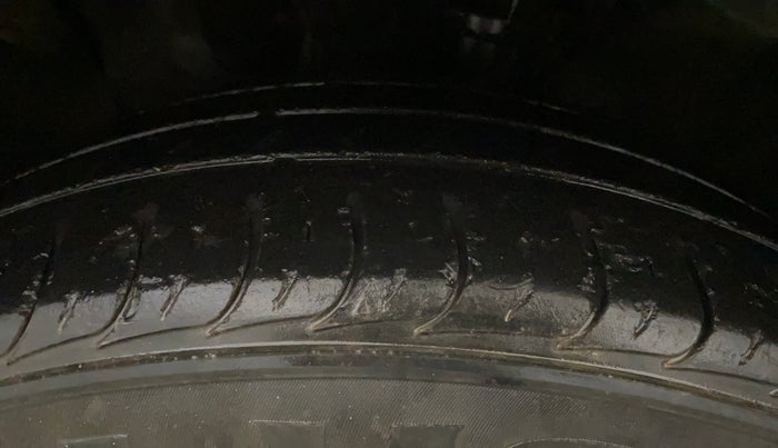 2018 Hyundai Creta  SX 1.6 Petrol , Petrol, Manual, 42,995 km, Left Front Tyre Tread
