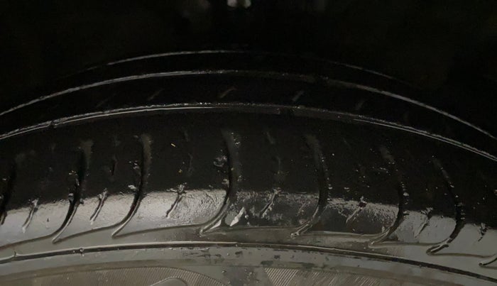 2018 Hyundai Creta  SX 1.6 Petrol , Petrol, Manual, 42,995 km, Right Front Tyre Tread