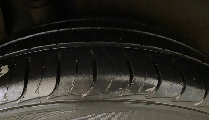 2018 Hyundai Creta  SX 1.6 Petrol , Petrol, Manual, 42,995 km, Right Rear Tyre Tread