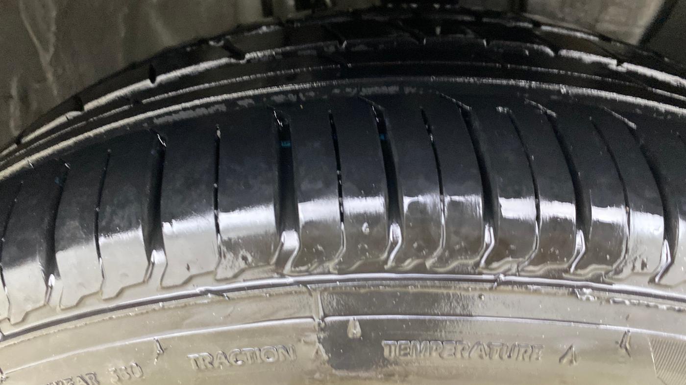 2018 Hyundai Elite i20 ASTA 1.2  CVT, Petrol, Automatic, 37,646 km, Right Front Tyre Tread