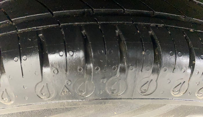 2020 Renault Kwid CLIMBER 1.0 AMT (O), Petrol, Automatic, 11,615 km, Right Rear Tyre Tread