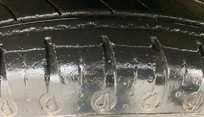 2020 Renault Kwid CLIMBER 1.0 AMT (O), Petrol, Automatic, 11,615 km, Left Front Tyre Tread