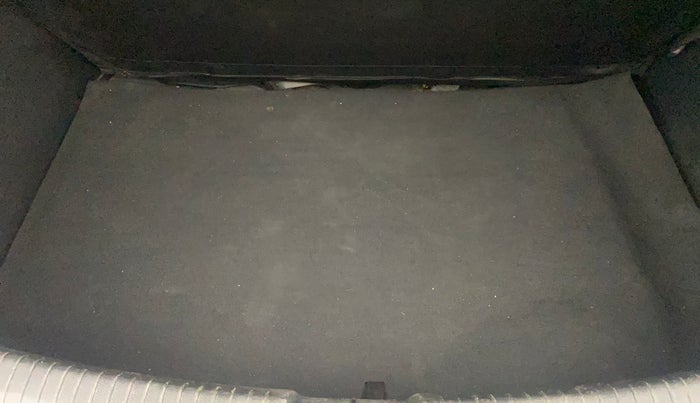 2015 Hyundai Grand i10 SPORTZ 1.2 KAPPA VTVT, Petrol, Manual, 74,609 km, Boot Inside