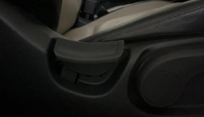 2017 Hyundai Verna 1.6 VTVT SX O, Petrol, Manual, 17,693 km, Driver Side Adjustment Panel