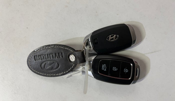 2017 Hyundai Verna 1.6 VTVT SX O, Petrol, Manual, 17,693 km, Key Close Up