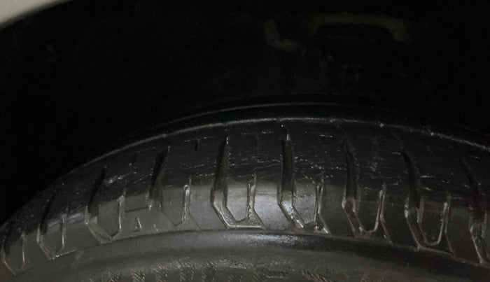 2017 Hyundai Verna 1.6 VTVT SX O, Petrol, Manual, 17,693 km, Right Front Tyre Tread