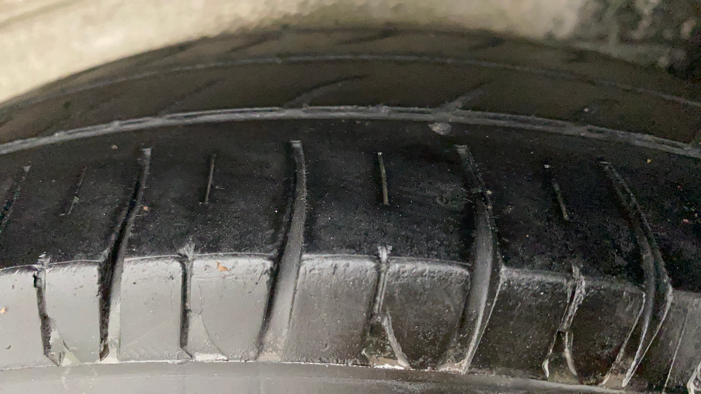 2017 Maruti Wagon R 1.0 LXI CNG, CNG, Manual, 90,444 km, Left Rear Tyre Tread