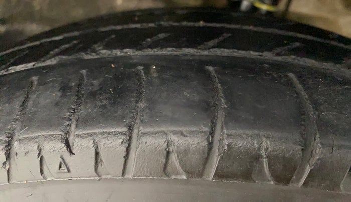 2017 Maruti Wagon R 1.0 LXI CNG, CNG, Manual, 90,444 km, Left Front Tyre Tread