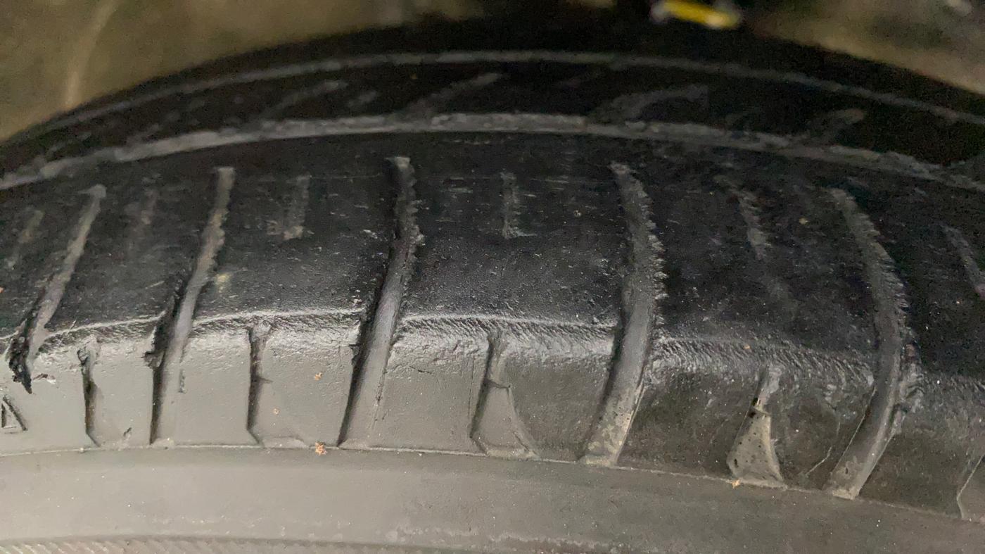 2017 Maruti Wagon R 1.0 LXI CNG, CNG, Manual, 90,444 km, Right Front Tyre Tread