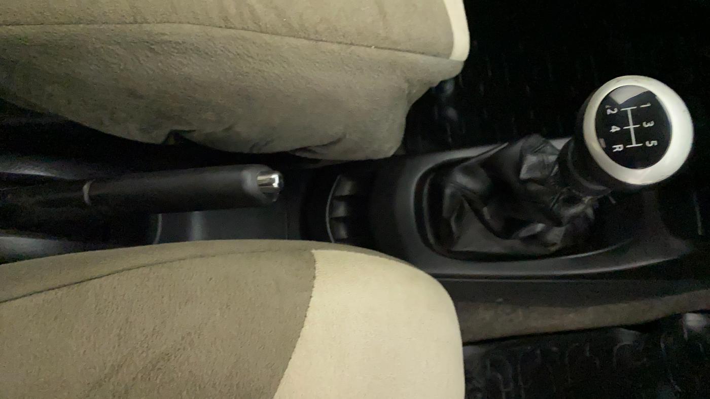 2011 Maruti Wagon R 1.0 VXI, Petrol, Manual, 42,972 km, Gear Lever
