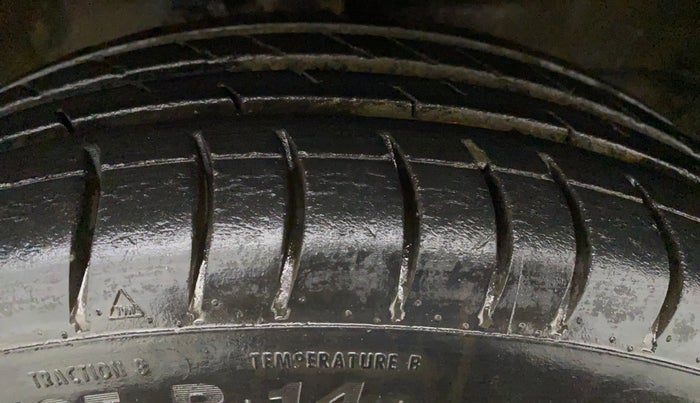 2011 Maruti Wagon R 1.0 VXI, Petrol, Manual, 42,972 km, Right Front Tyre Tread
