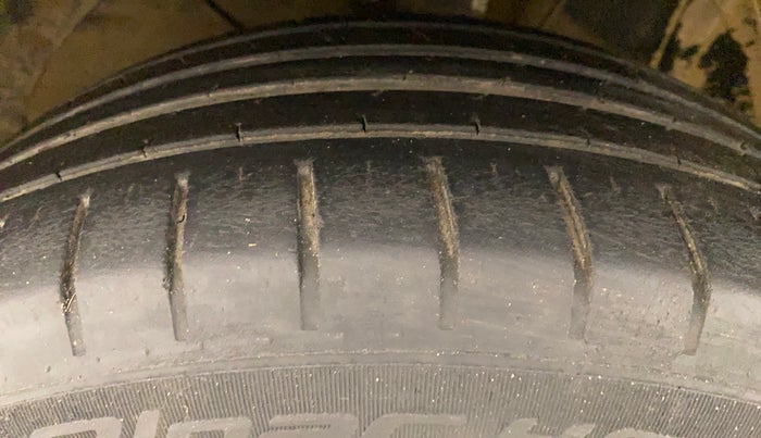 2017 Maruti Baleno ZETA PETROL 1.2, Petrol, Manual, 45,577 km, Left Front Tyre Tread