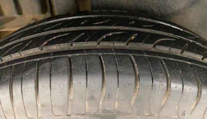 2016 Maruti Swift Dzire VDI ABS, Diesel, Manual, 52,118 km, Right Rear Tyre Tread