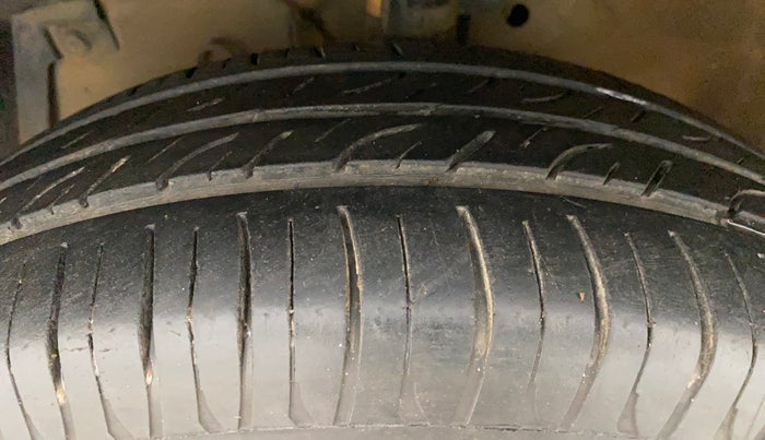 2016 Maruti Swift Dzire VDI ABS, Diesel, Manual, 52,118 km, Left Front Tyre Tread