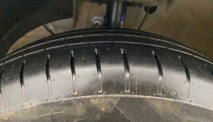 2023 Maruti Dzire ZXI, Petrol, Manual, 15,035 km, Left Front Tyre Tread