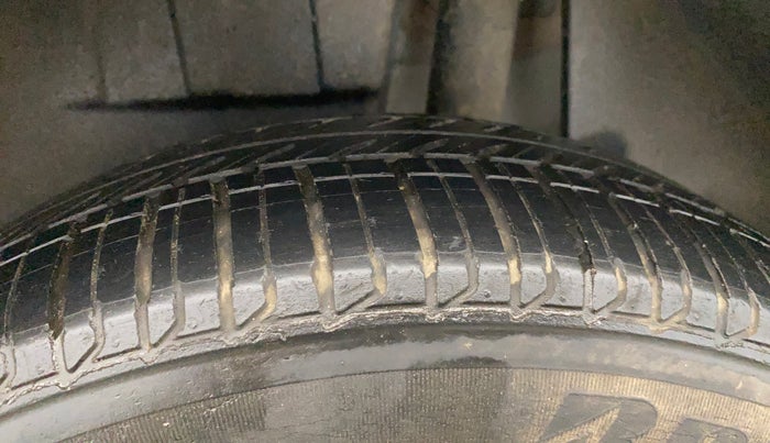 2023 Maruti Dzire ZXI, Petrol, Manual, 15,035 km, Left Rear Tyre Tread