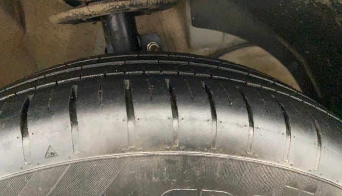 2023 Maruti Dzire ZXI, Petrol, Manual, 15,035 km, Right Front Tyre Tread