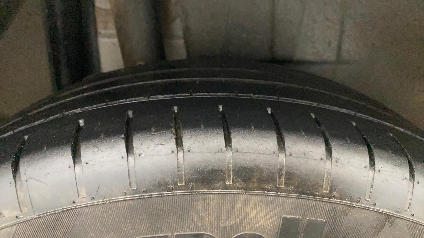 2023 Maruti Dzire ZXI, Petrol, Manual, 15,035 km, Right Rear Tyre Tread