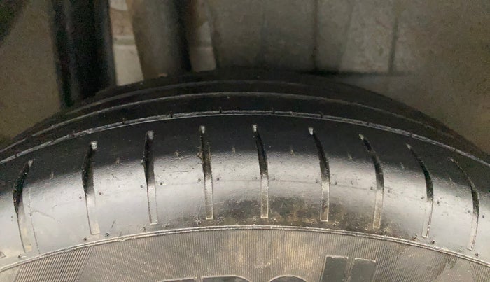 2023 Maruti Dzire ZXI, Petrol, Manual, 15,035 km, Right Rear Tyre Tread