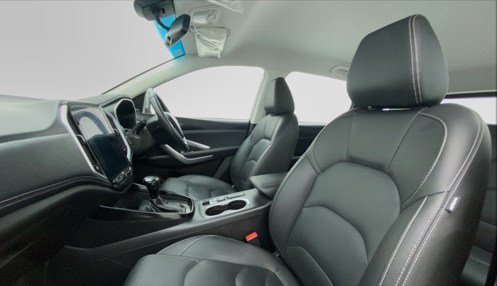 2020 MG HECTOR SMART DCT PETROL, Petrol, Automatic, 18,813 km, Right Side Front Door Cabin