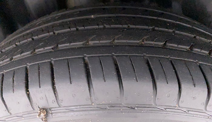 2020 MG HECTOR SMART DCT PETROL, Petrol, Automatic, 18,813 km, Right Rear Tyre Tread