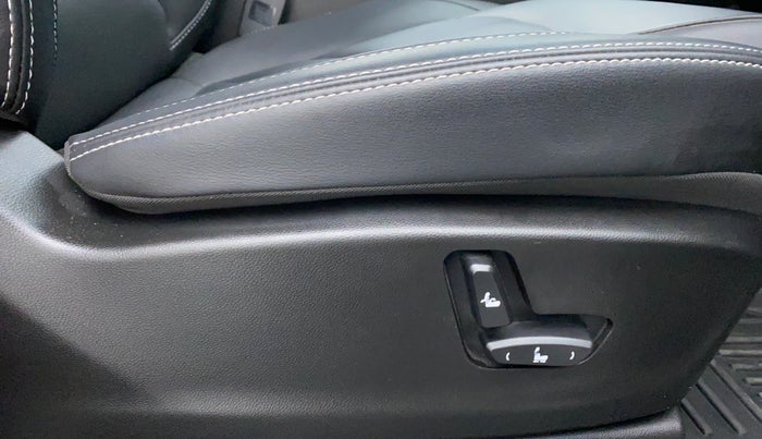 2020 MG HECTOR SMART DCT PETROL, Petrol, Automatic, 18,813 km, Driver Side Adjustment Panel