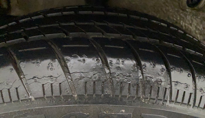 2015 Maruti Celerio ZXI, Petrol, Manual, 14,580 km, Left Front Tyre Tread