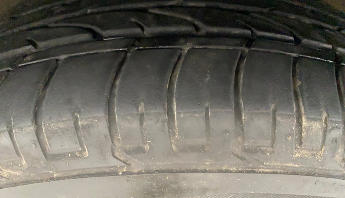 2018 Hyundai Creta SX PLUS AT 1.6 DIESEL, Diesel, Automatic, 1,22,910 km, Left Front Tyre Tread