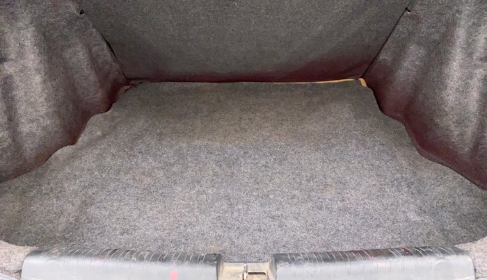 2015 Honda Amaze 1.2 SMT I VTEC, Petrol, Manual, 81,637 km, Boot Inside