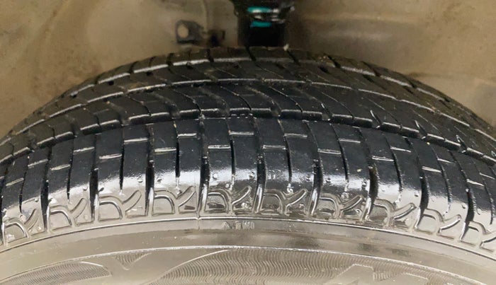 2015 Maruti Wagon R 1.0 VXI, Petrol, Manual, 73,630 km, Right Front Tyre Tread