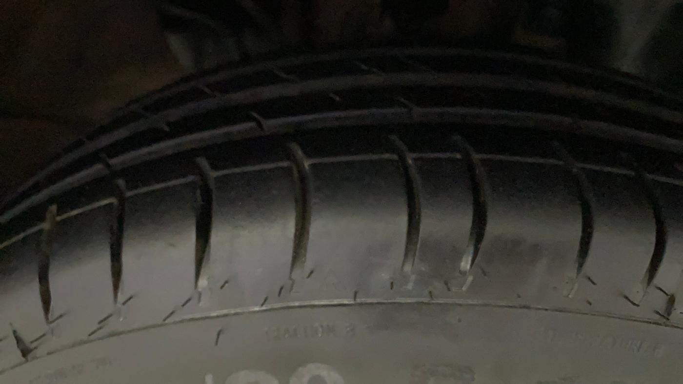 2019 Renault Kwid RXL, Petrol, Manual, 44,762 km, Right Front Tyre Tread