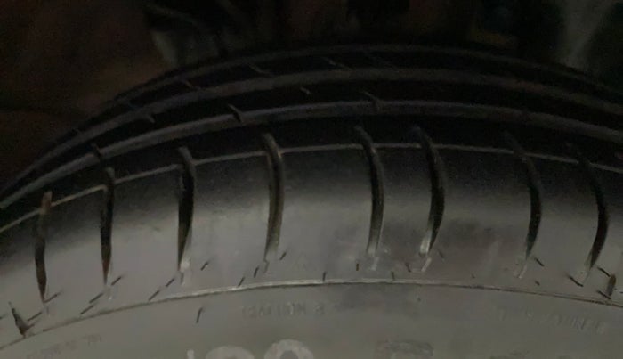 2019 Renault Kwid RXL, Petrol, Manual, 44,759 km, Right Front Tyre Tread