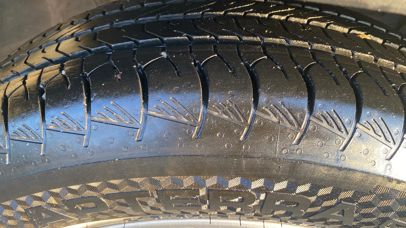 2021 Hyundai Creta SX IVT 1.5 PETROL, Petrol, Automatic, 1,17,634 km, Right Front Tyre Tread