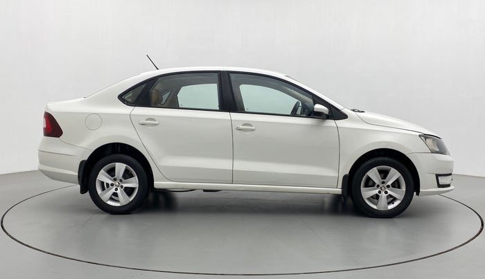 2018 Skoda Rapid AMBITION 1.6 MPI MT, Petrol, Manual, 94,713 km, Right Side View