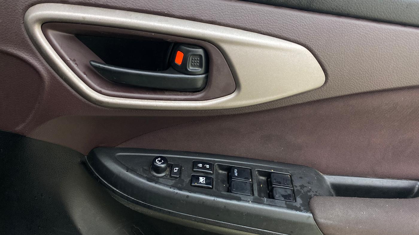 2024 Maruti FRONX DELTA 1.2 MT PETROL, Petrol, Manual, 18,085 km, Driver Side Door Panels Control