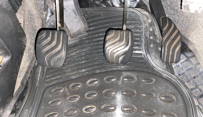 2017 Renault Kwid RXL, Petrol, Manual, 36,725 km, Pedals