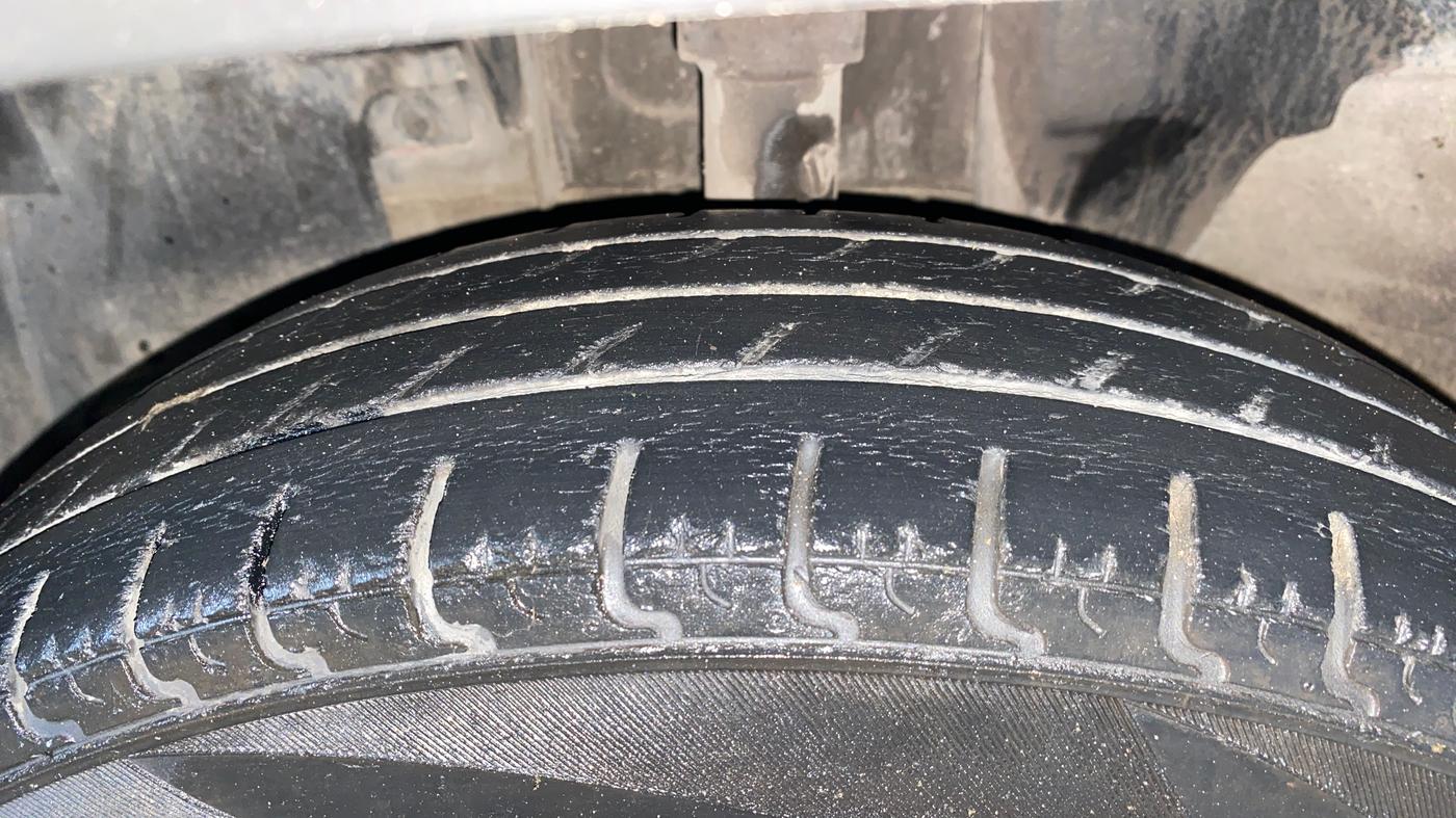 2017 Renault Kwid RXL, Petrol, Manual, 36,725 km, Left Front Tyre Tread