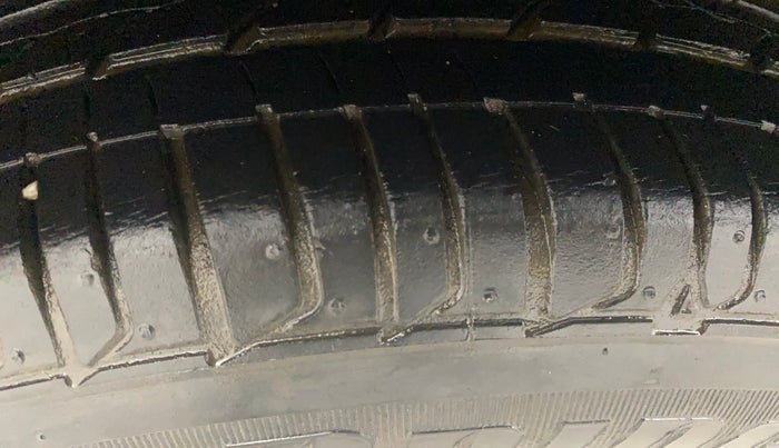 2017 Honda Jazz 1.2L I-VTEC V AT, Petrol, Automatic, 22,707 km, Right Rear Tyre Tread