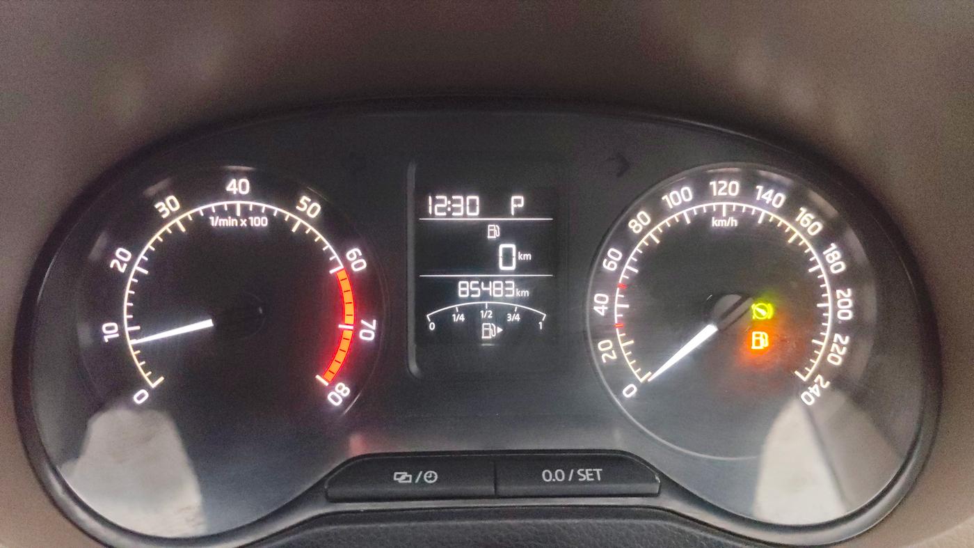 2014 Skoda Rapid ELEGANCE 1.6 MPI AT, Petrol, Automatic, 85,483 km, Odometer Image