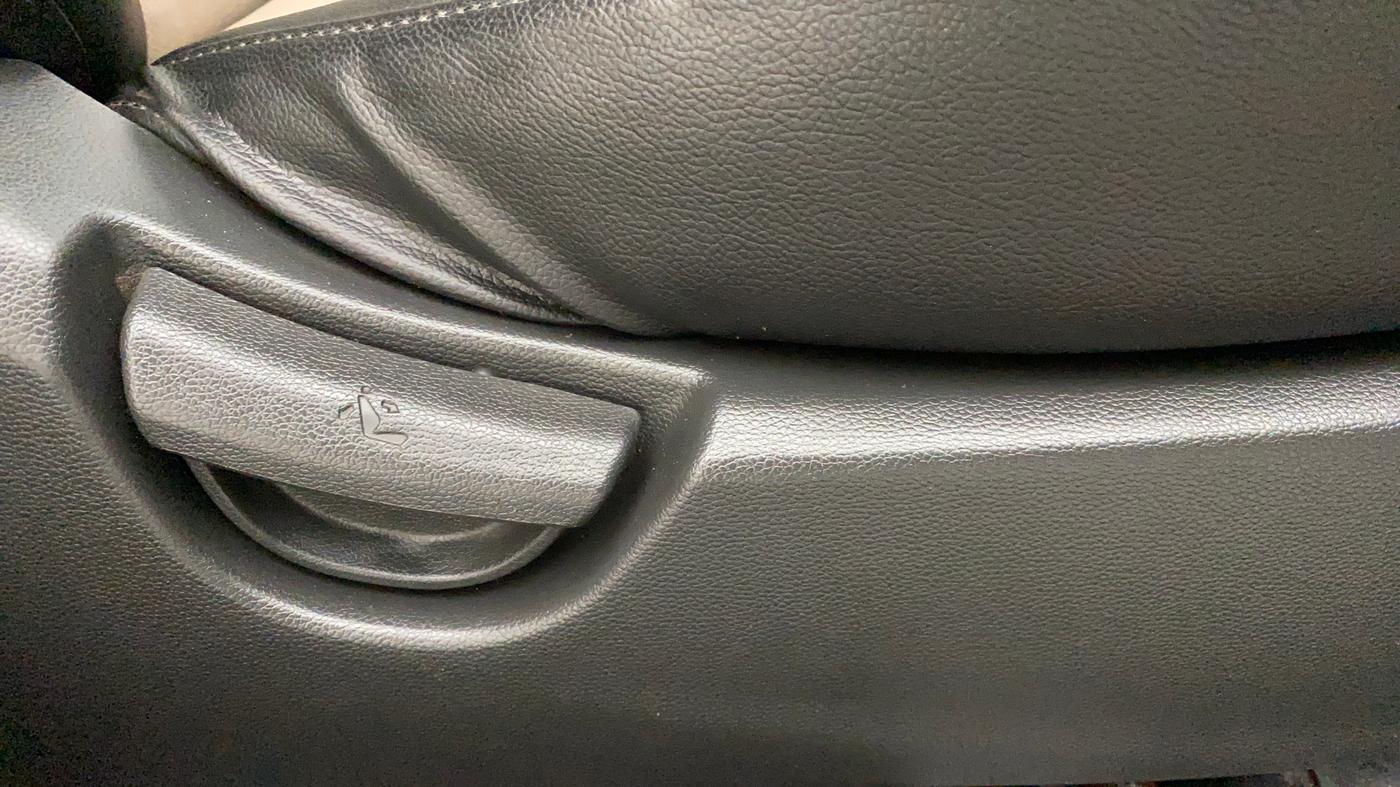 2019 Hyundai Grand i10 SPORTZ 1.2 KAPPA VTVT, Petrol, Manual, 40,362 km, Driver Side Adjustment Panel