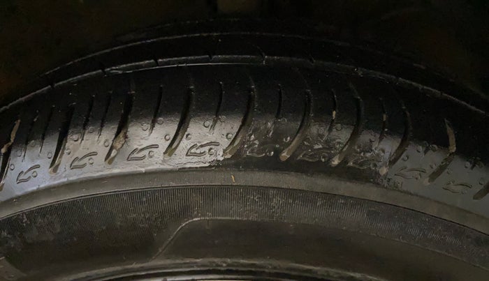 2020 Maruti Baleno DELTA PETROL 1.2, Petrol, Manual, 43,787 km, Right Front Tyre Tread