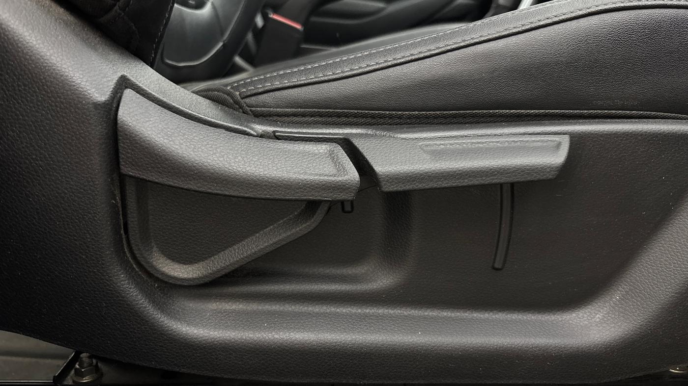 2021 KIA SELTOS HTX ANNIVERSARY EDITION 1.5 PETROL IVT, Petrol, Automatic, 50,345 km, Driver Side Adjustment Panel