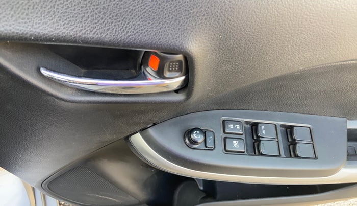 2017 Maruti Baleno DELTA PETROL 1.2, Petrol, Manual, 72,944 km, Driver Side Door Panels Control