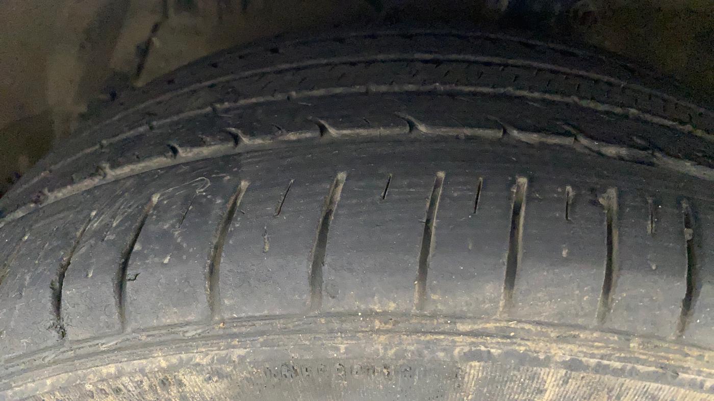 2018 Maruti Ciaz ALPHA 1.5 SHVS PETROL, Petrol, Manual, 32,480 km, Left Front Tyre Tread