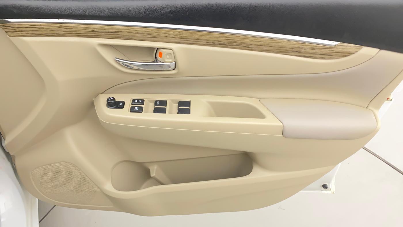 2018 Maruti Ciaz ALPHA 1.5 SHVS PETROL, Petrol, Manual, 32,480 km, Driver Side Door Panels Control