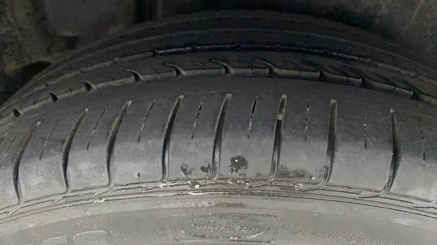 2018 Maruti Ciaz ALPHA 1.5 SHVS PETROL, Petrol, Manual, 32,480 km, Right Rear Tyre Tread