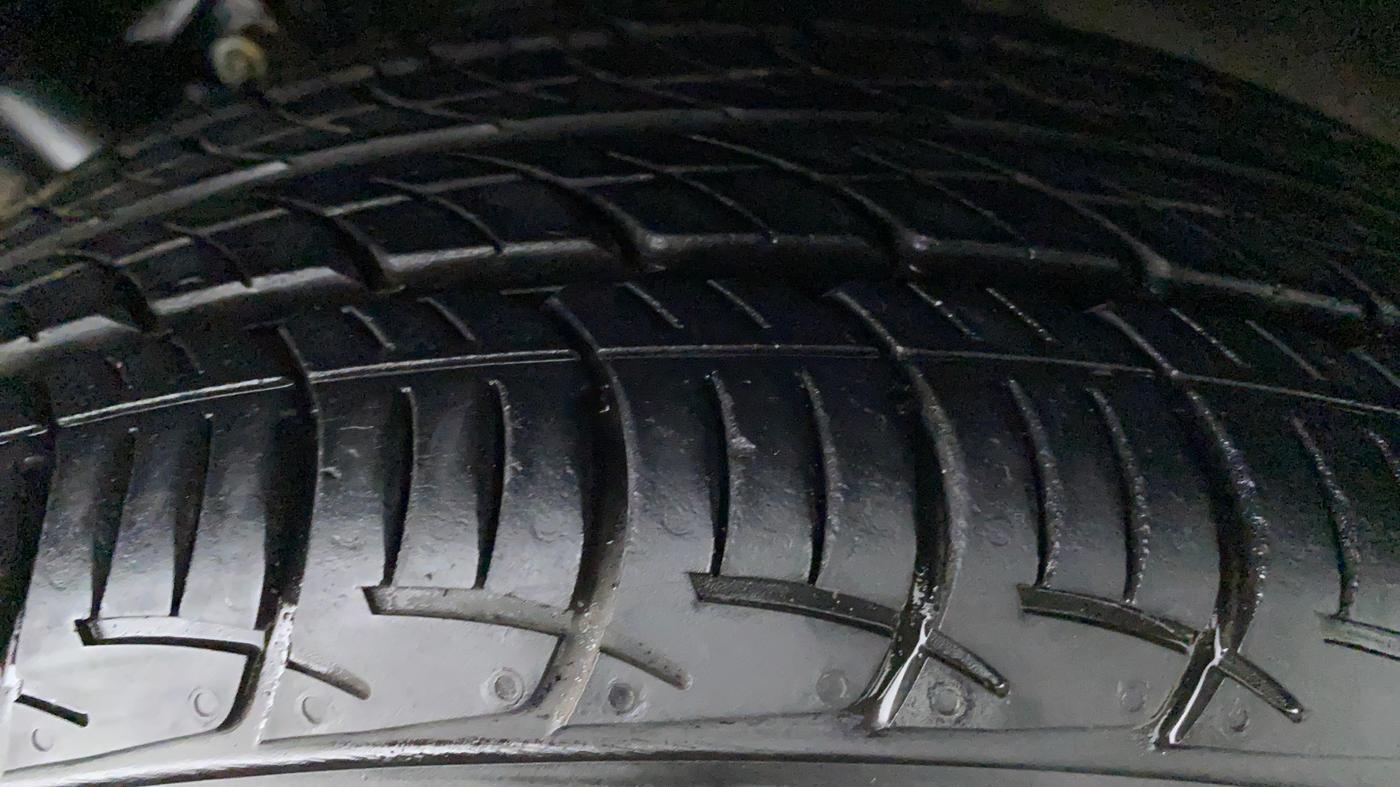 2021 Skoda Rapid 1.0 AMBITION TSI AT, Petrol, Automatic, 4,444 km, Right Front Tyre Tread