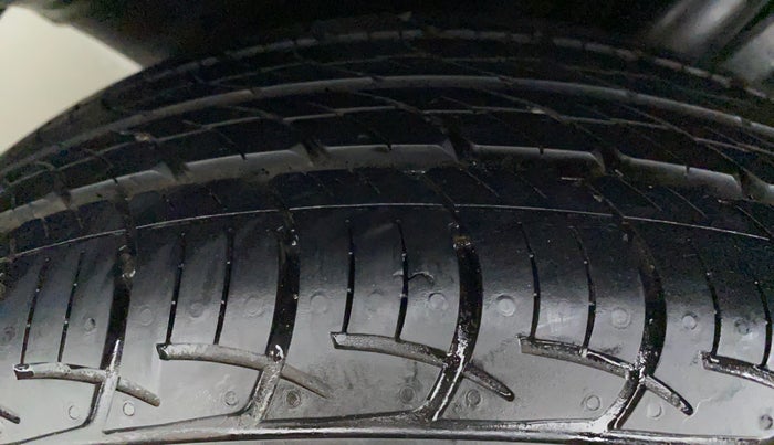 2021 Skoda Rapid 1.0 AMBITION TSI AT, Petrol, Automatic, 4,444 km, Right Rear Tyre Tread