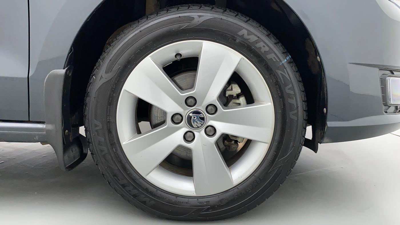 2021 Skoda Rapid 1.0 AMBITION TSI AT, Petrol, Automatic, 4,444 km, Right Front Wheel
